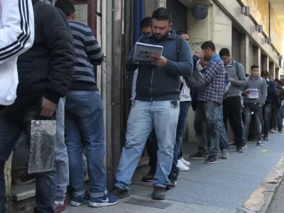 El desempleo subió al 7,9% y afecta a casi 1,8 millones de personas en Argentina