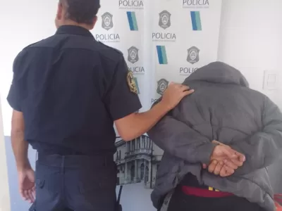 Aprehendieron a un hombre con marihuana y un cuchillo durante un evento público en Berisso