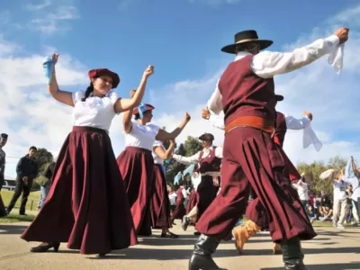 Comienza una nueva edición de los "Domingos de Folklore"