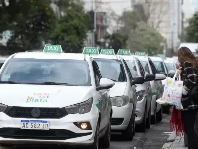 Presentan en La Plata un proyecto para legalizar Uber, Didi y Cabify: avanza en el Concejo y genera polémica