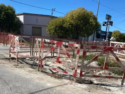 Vecinos demandan respuestas por obras paralizadas que afectan el tránsito