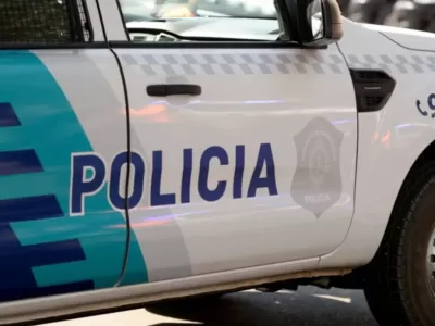 Batalla campal en Berisso: la polic&iacute;a us&oacute; baslas de goma para frenar una pelea vecinal