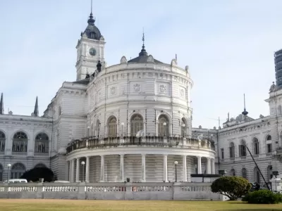 La Municipalidad de La Plata echó a un agente de seguridad por ofrecer trabajo a cambio de dinero