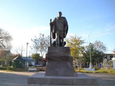 Rimas y talento en la plaza: llega “El Rincón del Free” a Berisso