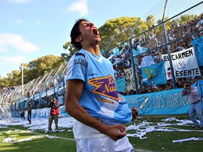 El s&aacute;bado a las 13: Rodrigo Salinas jugar&aacute; su &uacute;ltimo partido profesional con la camiseta de Villa San Carlos