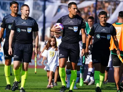Facundo Tello dirigirá el clásico platense de este domingo