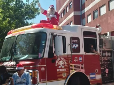 Berisso se prepara para recibir a Pap&aacute; Noel: los Bomberos ultiman los detalles de la tradicional recorrida