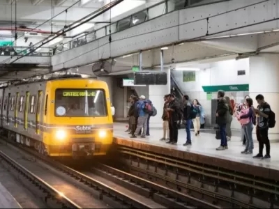 En CABA los pasajeros de la Línea D conviven con riesgos sanitarios por humedad y materiales cancerígenos