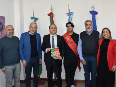 El embajador de Portugal en Argentina visitó Berisso y fue declarado Huésped de Honor