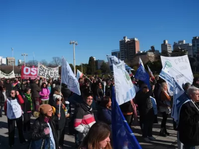 Paro docente y movilización en La Plata: los maestros exigen escuelas seguras