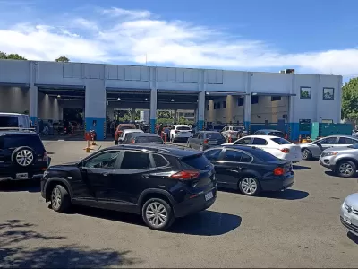 Guerra de patentes por la VTV: la Provincia de Buenos Aires rechaza la desregulaci&oacute;n de Milei y multar&aacute; autos que usen talleres privados