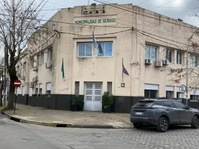 Un informe oficial confirm&oacute; que el Municipio de Berisso mantiene casi un centenar de cargos pol&iacute;ticos en su estructura de gobierno